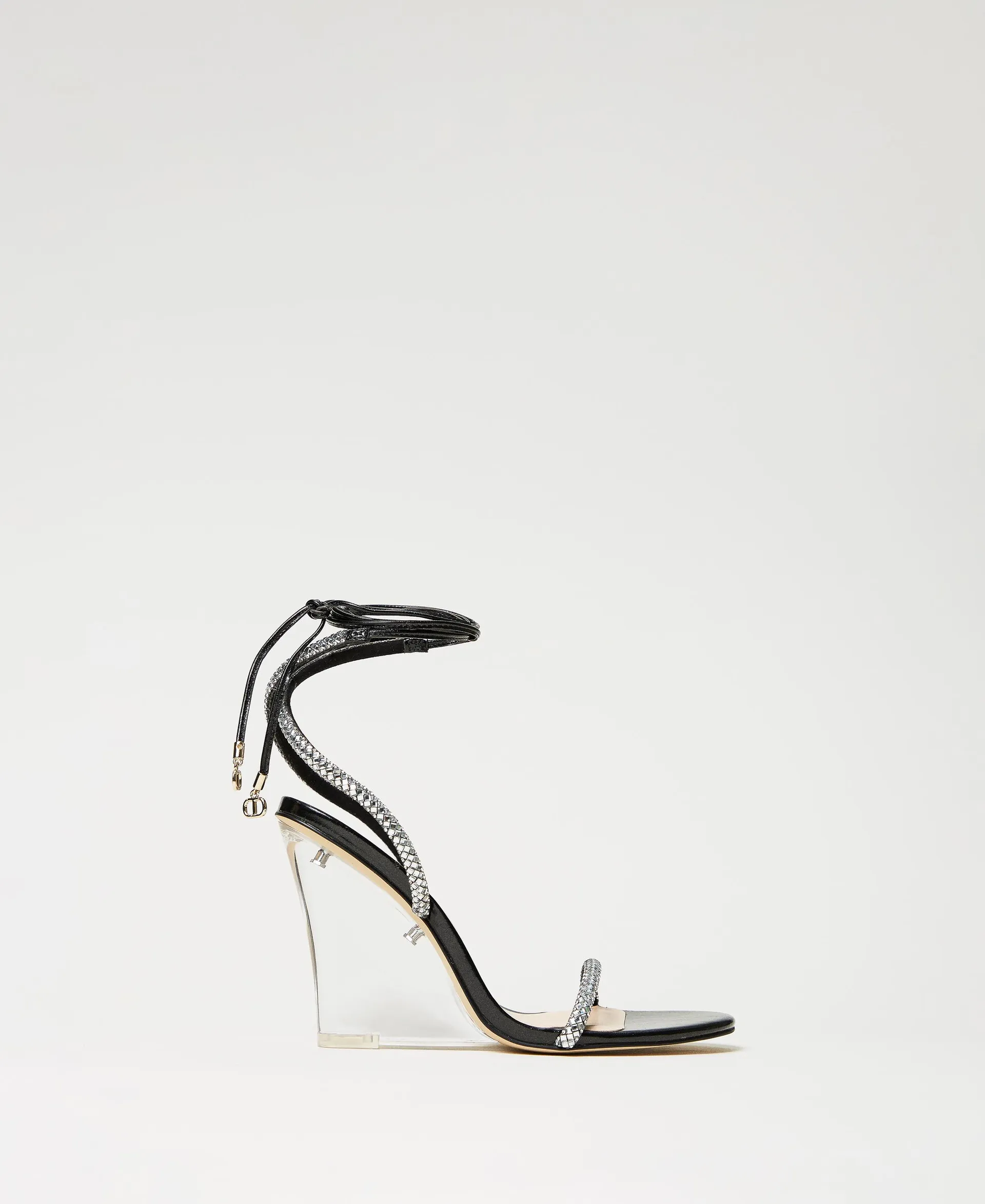 Sandalias de cuña con tiras de strass