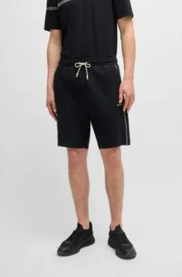 Shorts de algodón elástico con ilustración grabada