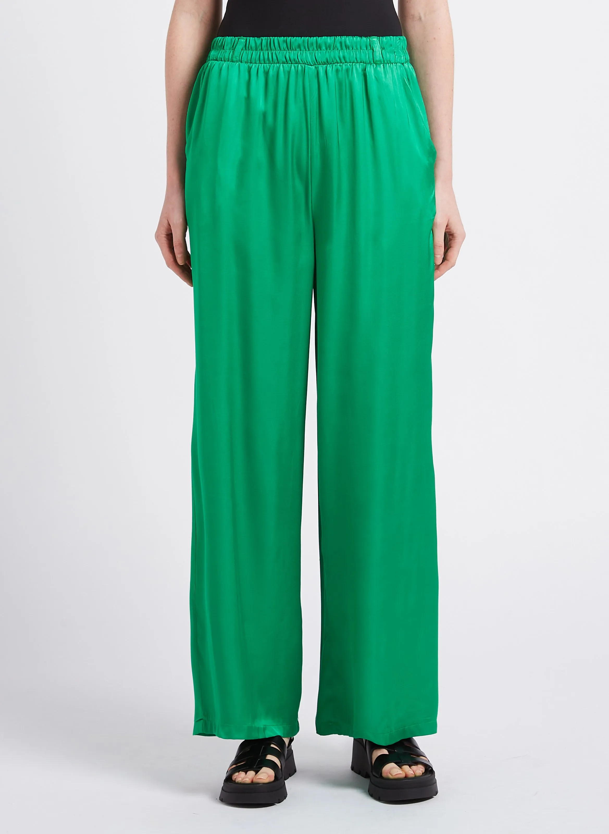 SUD EXPRESS PAROCKY  PANTALóN ANCHO SATINADO EN VERDE