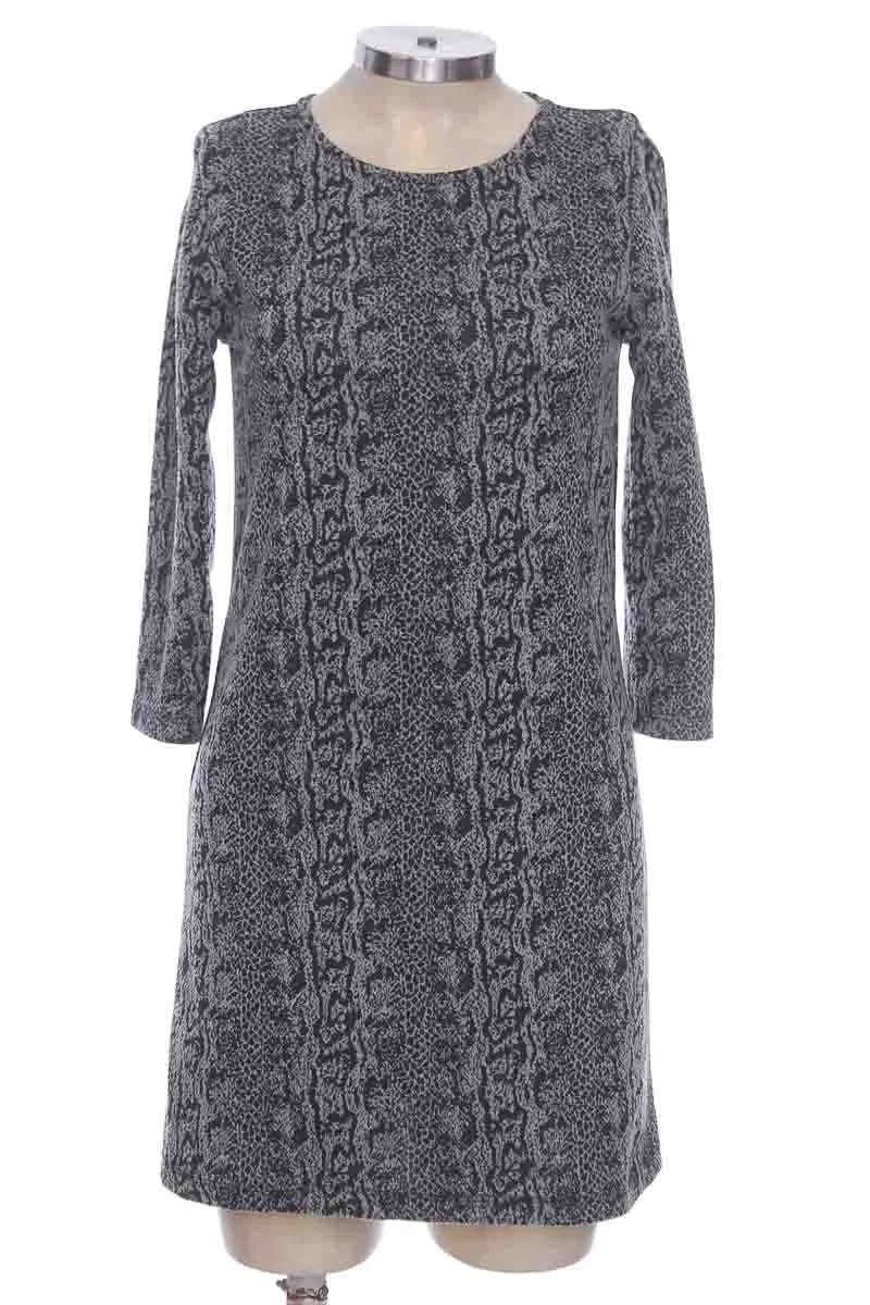 VESTIDO / ENTERIZO COLOR NEGRO  STRADIVARIUS