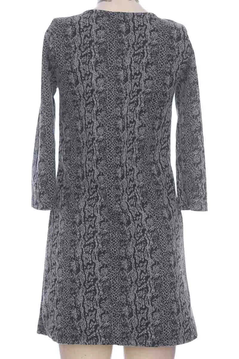 VESTIDO / ENTERIZO COLOR NEGRO  STRADIVARIUS