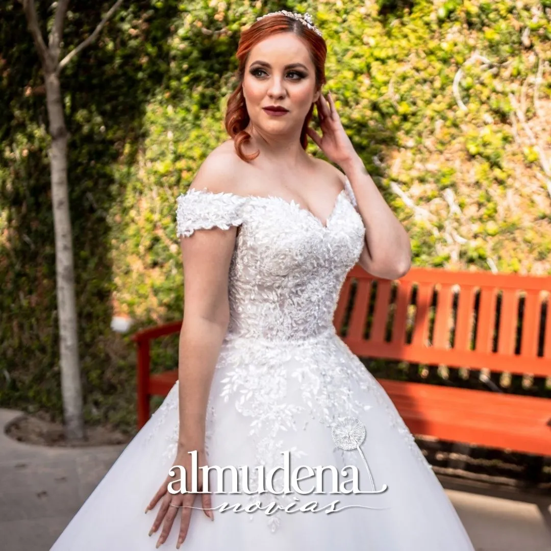 Vestido de Novia Corte Princesa Encaje Bordado Sin Hombros