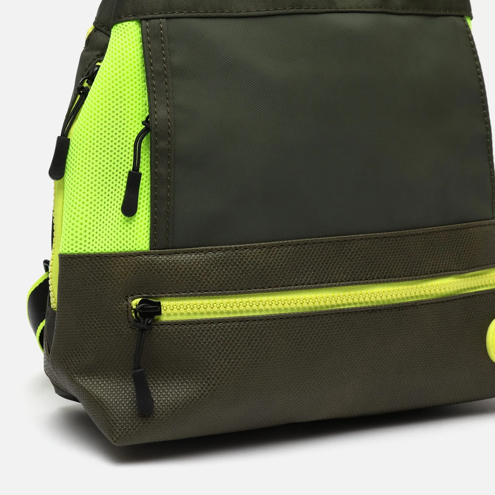 XULI5 MOCHILA ANTIRROBO EN NYLON