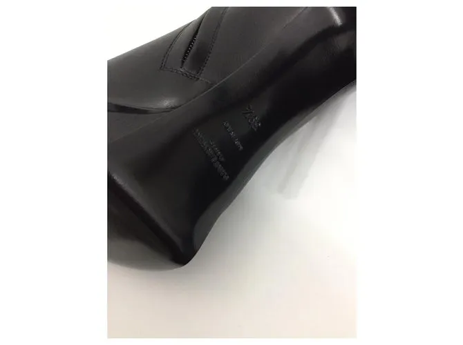 Yves Saint Laurent Botines de cuero Negro 
