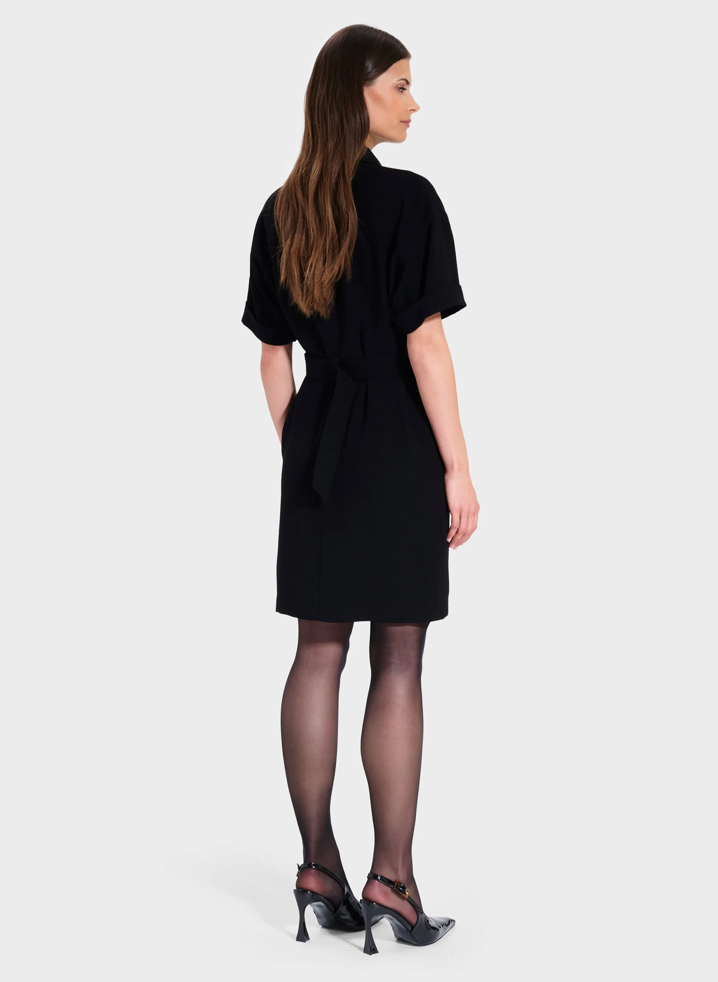 ZAPA ROYO  VESTIDO CORTO CON CUELLO CLáSICO EN NEGRO