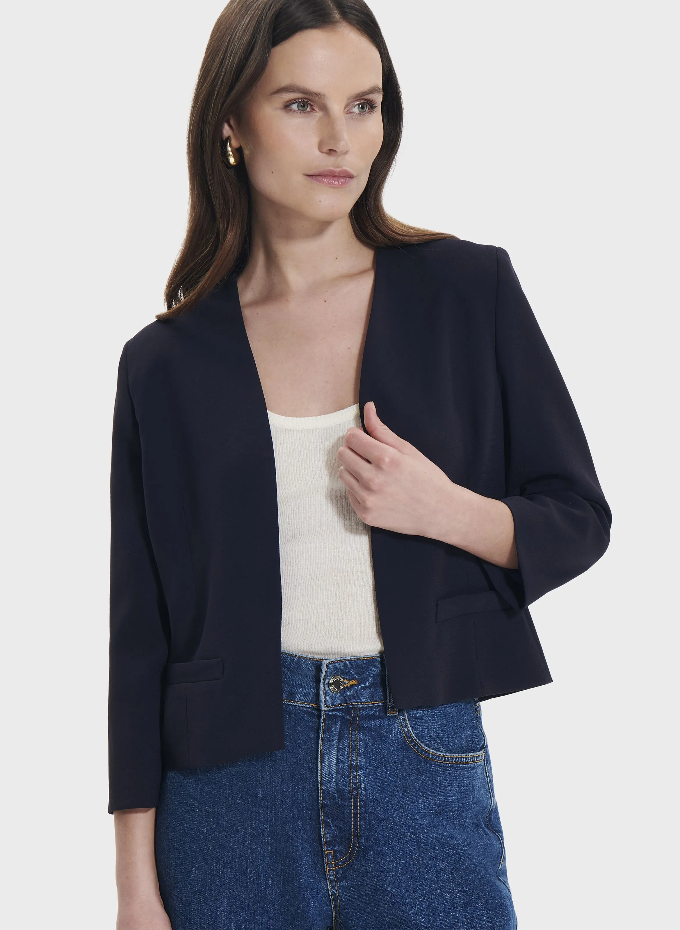 ZAPA VICKIO  CHAQUETA CORTA CON PINZAS EN AZUL