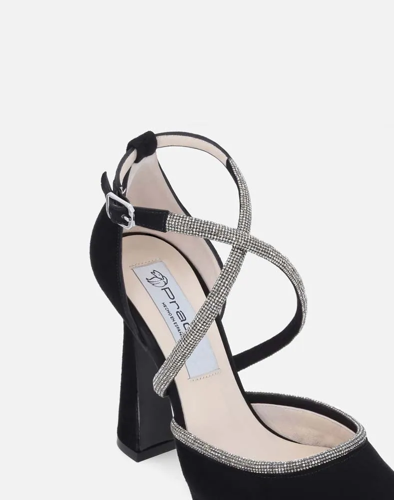 Zapatilla abierta con pulsera cruzada de pedrería encontraste de color para mujer