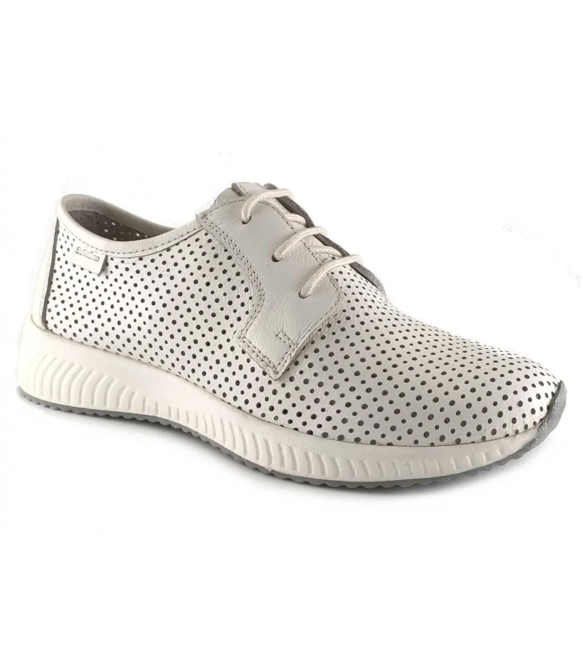 Zapato calado en color blanco