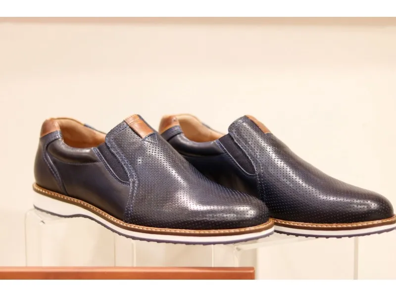 ZAPATO COPETE DE PIEL 5931 LEYLAND EN COLOR MARINO O CAMEL