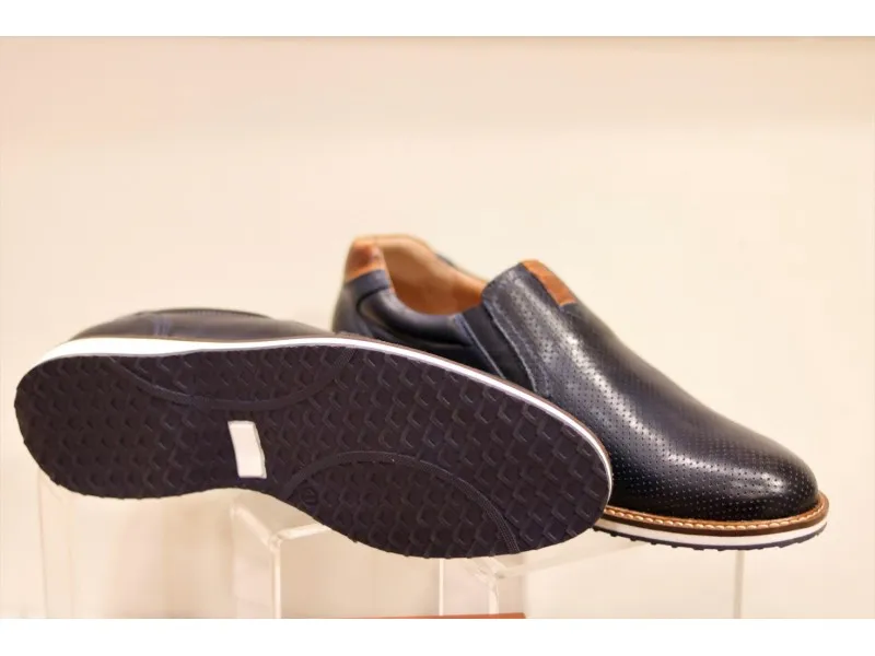 ZAPATO COPETE DE PIEL 5931 LEYLAND EN COLOR MARINO O CAMEL