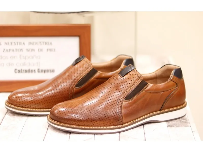 ZAPATO COPETE DE PIEL 5931 LEYLAND EN COLOR MARINO O CAMEL