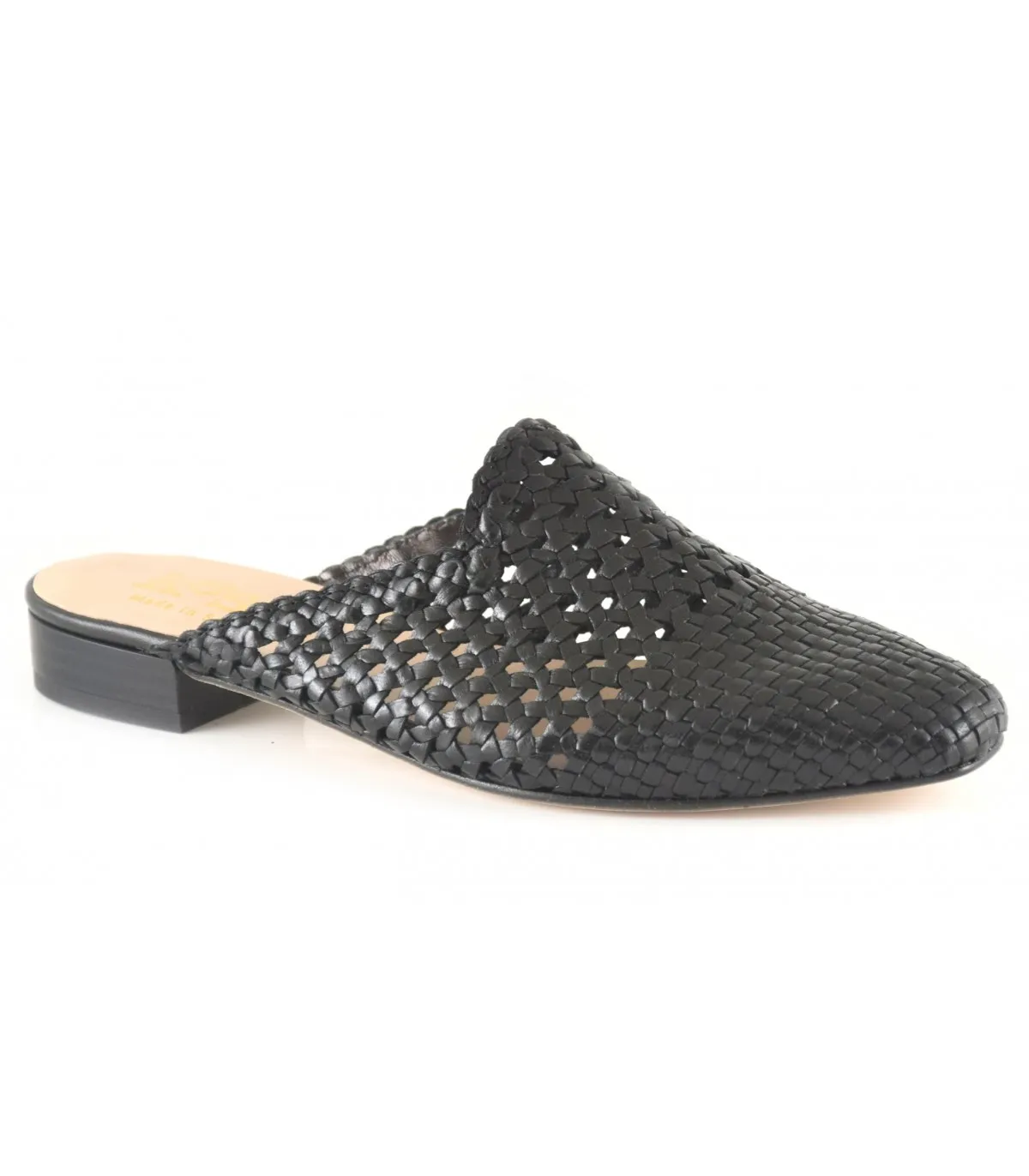 Zapato estilo mule en piel trenzada