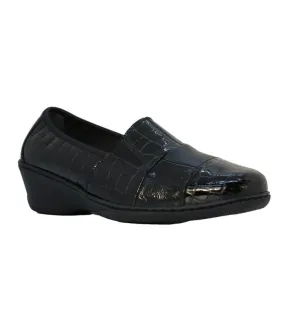Zapato mocasín en charol negro para mujer