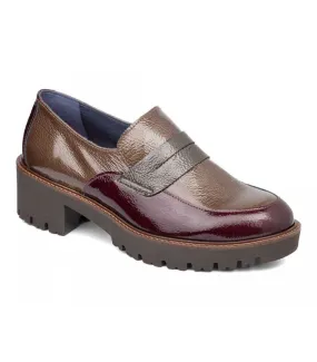 Zapato mocasín en piel burdeos para mujer