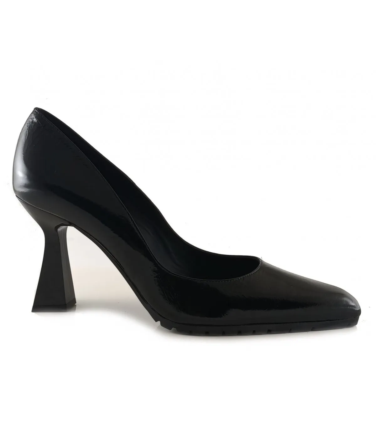 Zapato para mujer en piel negra con tacón alto fino