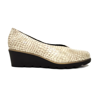 Zapato salon cuña D’chicas beige