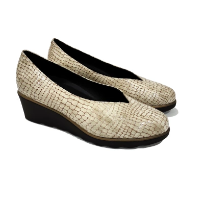 Zapato salon cuña D’chicas beige