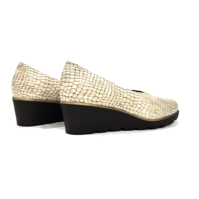 Zapato salon cuña D’chicas beige
