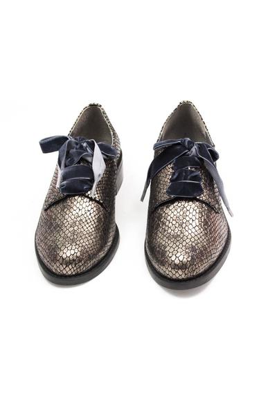 zapato salonissimos cordon grabado plata