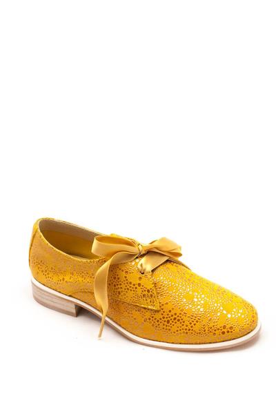 zapato salonissimos cordones en amarillo