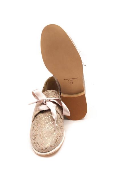 zapato salonissimos cordones en taupe