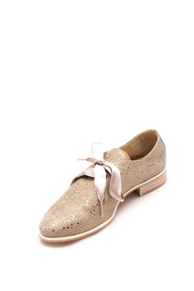 zapato salonissimos cordones en taupe