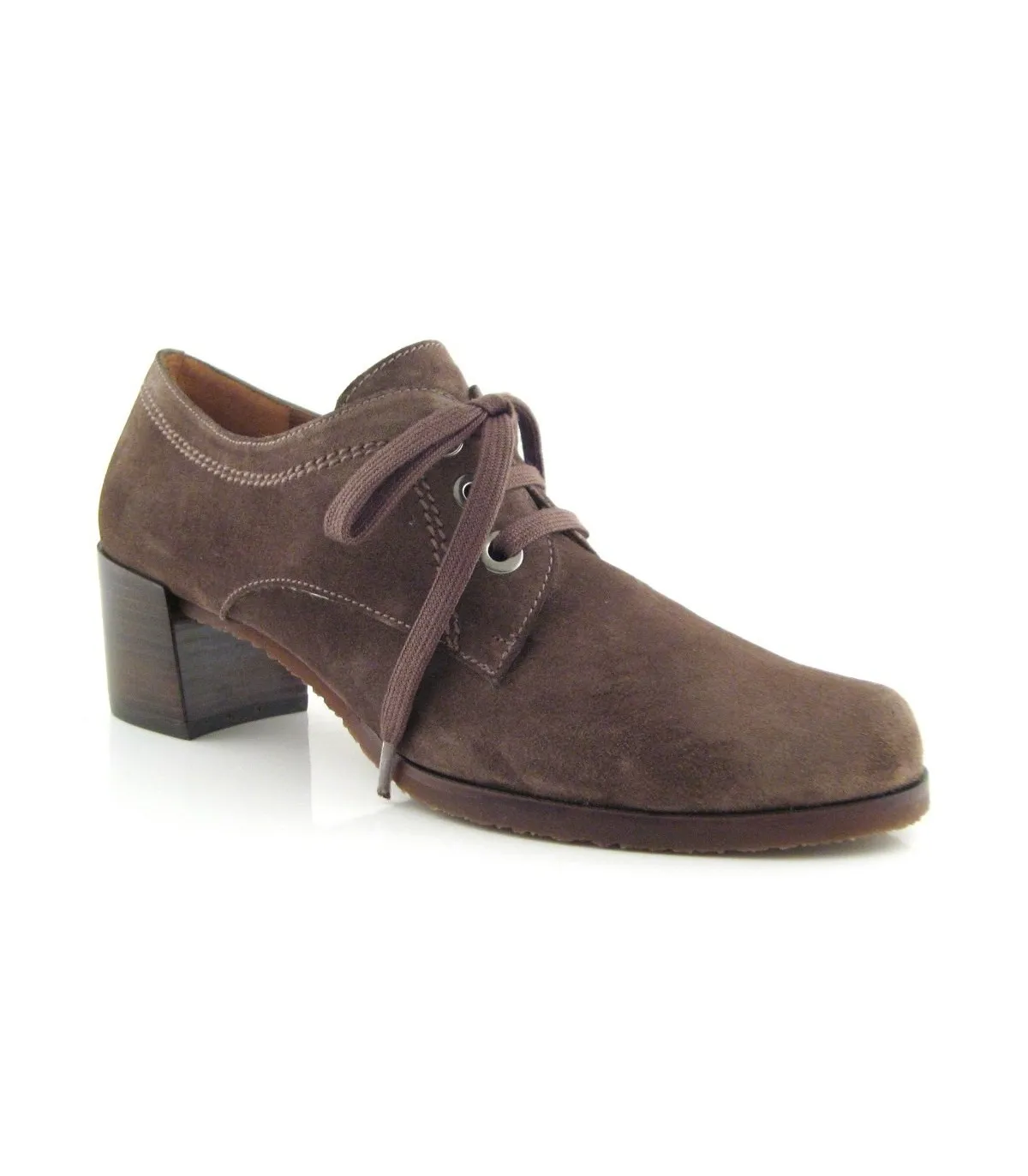 Zapatos de cordones en serraje castaño