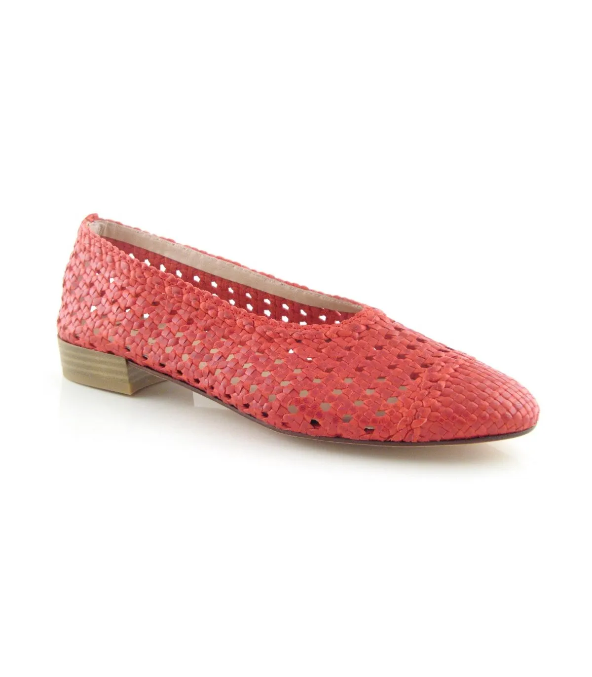Zapatos de piel trenzada en color coral